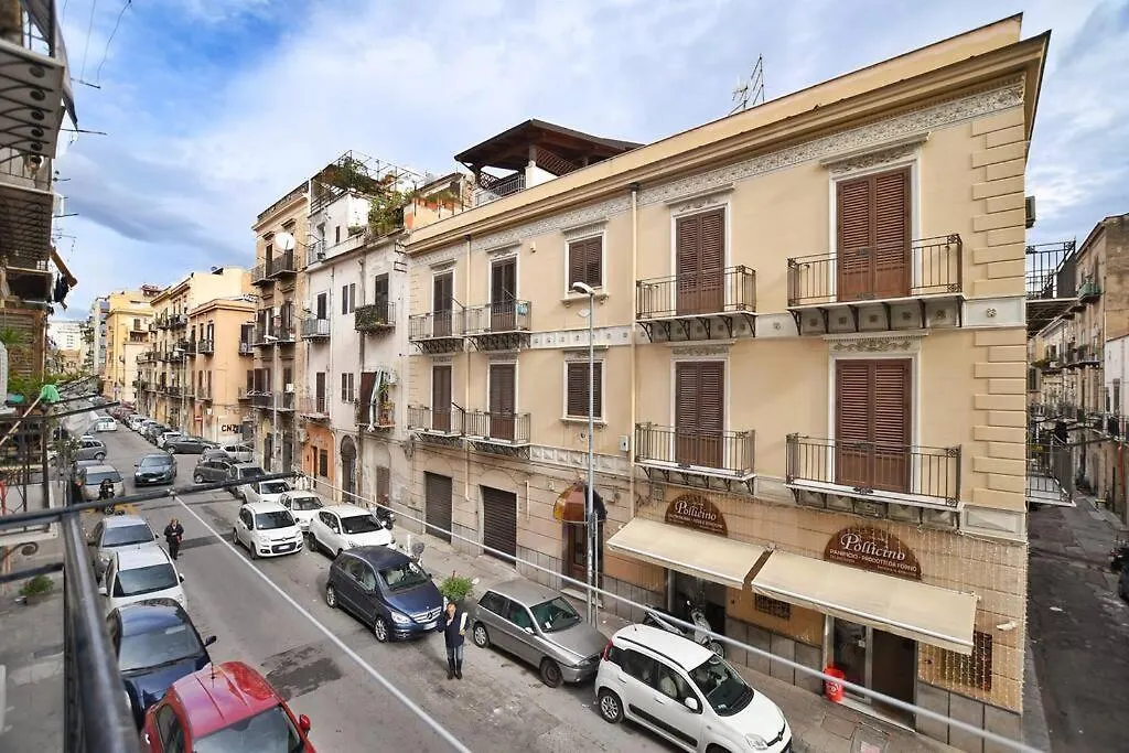 Ferienwohnung Iflat Downtown House Palermo Italien